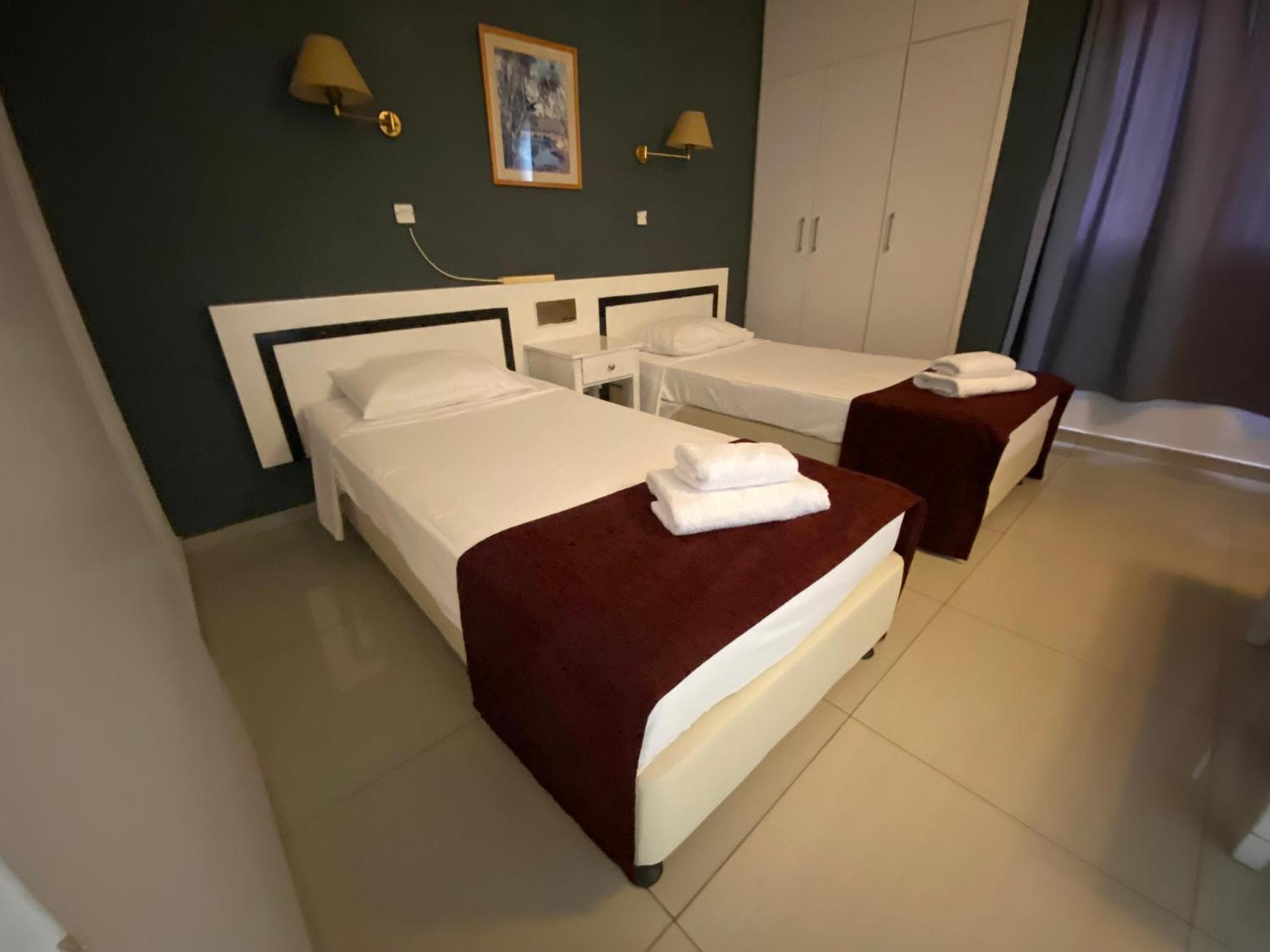 Boronia Hotel Apartments Larnaca Ngoại thất bức ảnh