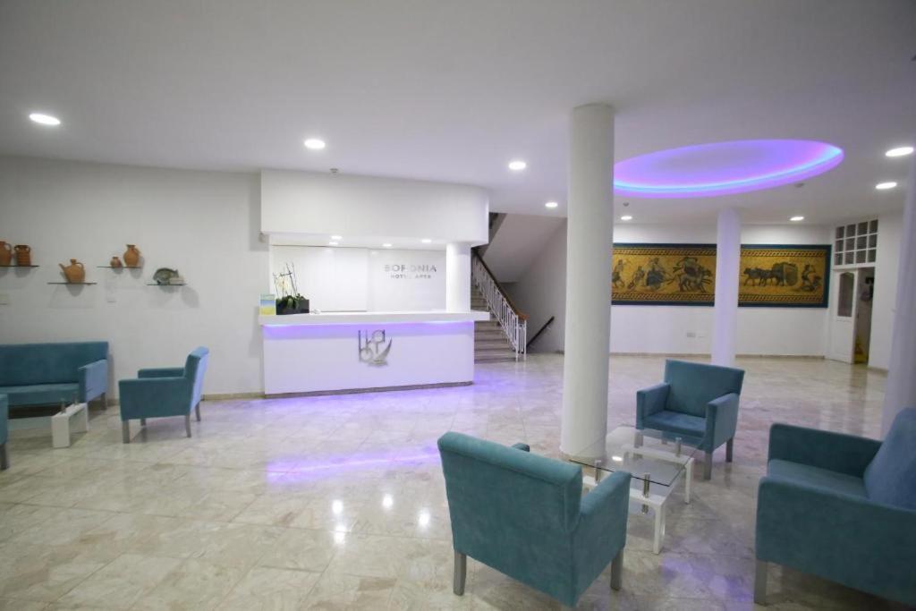 Boronia Hotel Apartments Larnaca Ngoại thất bức ảnh