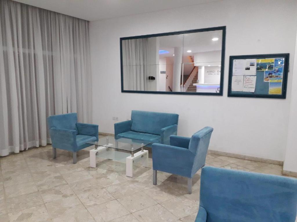 Boronia Hotel Apartments Larnaca Ngoại thất bức ảnh