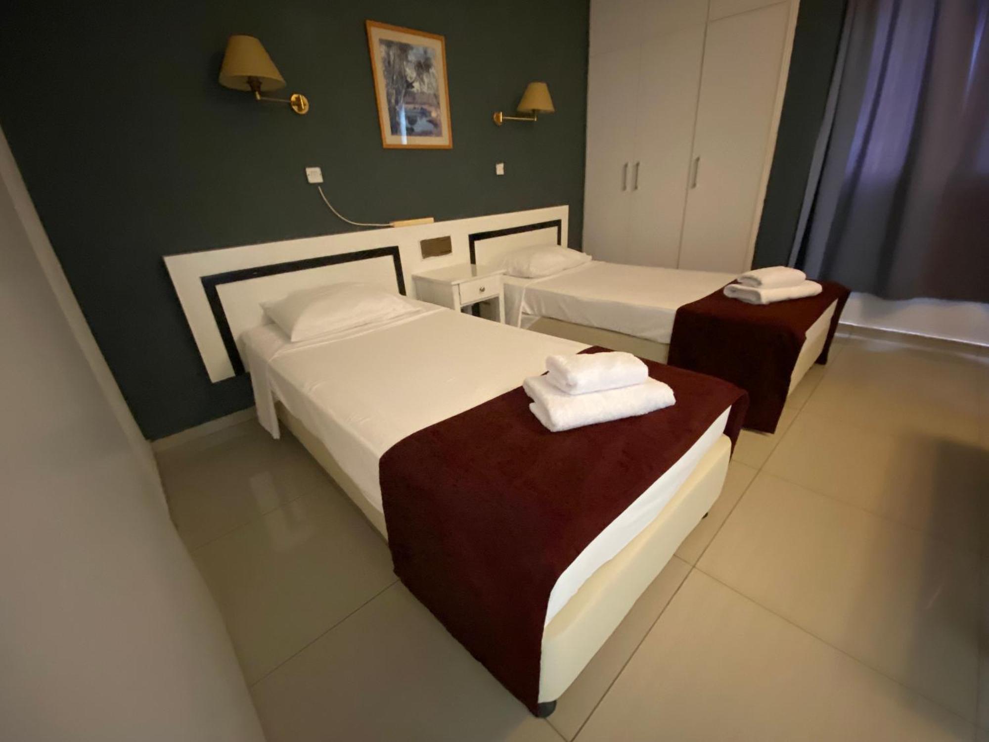 Boronia Hotel Apartments Larnaca Ngoại thất bức ảnh